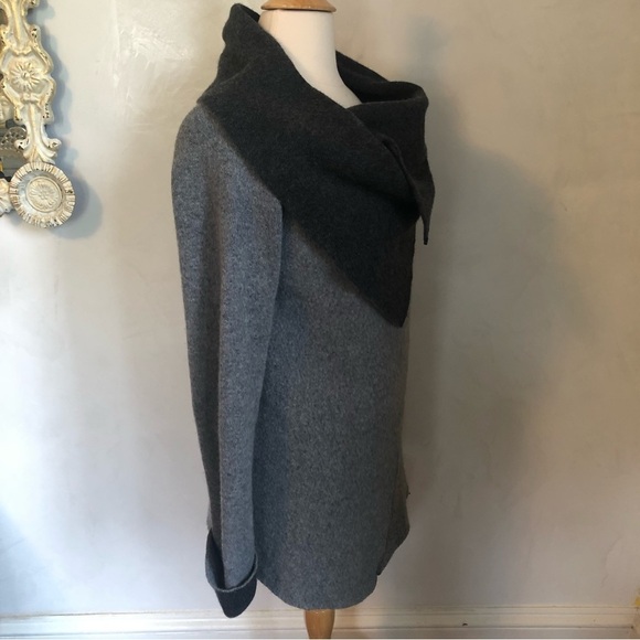 Chiaramente two tone Gray 66%Wool stretch knit modern cardigan/shawl Size Large - Picture 3 of 13